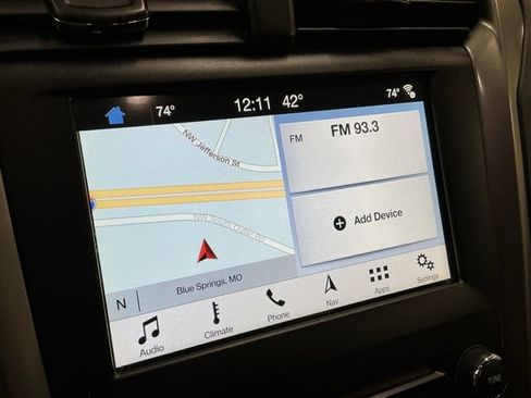 Used 2018 Ford Fusion SE w/ Fusion SE Technology Package image 23