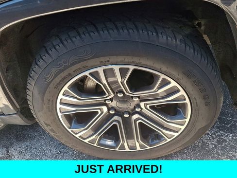 Used 2022 Jeep Wagoneer Series III image 3