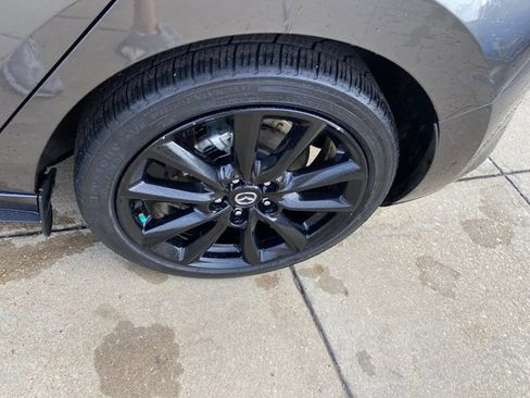 Used 2021 MAZDA MAZDA3 Hatchback w/Premium Plus Pkg image 30