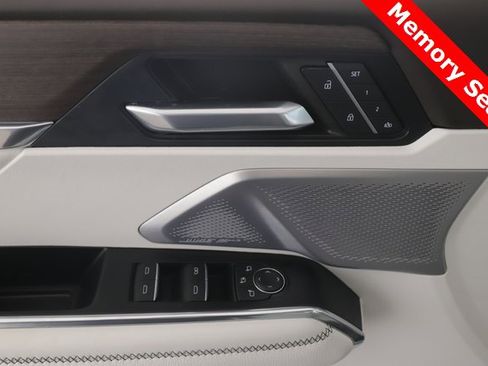 Used 2024 GMC Acadia Denali image 20