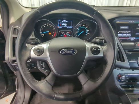 Used 2014 Ford Focus Titanium FWD image 27