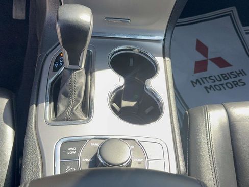 Used 2021 Jeep Grand Cherokee Limited image 18