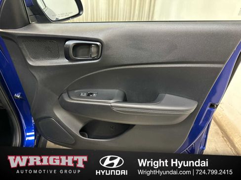 Certified 2023 Hyundai Venue Limited w/ Cargo Package image 17