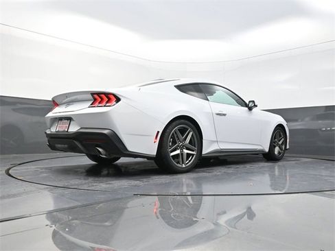 Used 2024 Ford Mustang Coupe image 29