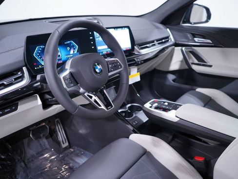 New 2027 BMW X2 xDrive28i w/ M Sport Package AWD/4WD image 6