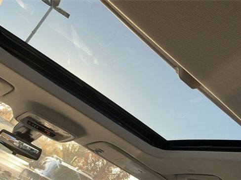 Used 2020 Chevrolet Traverse Premier w/ Redline Edition image 17