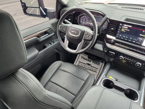 Used 2025 GMC Sierra 3500 SLT image 14