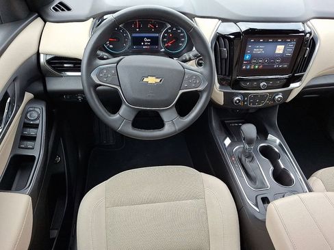Used 2024 Chevrolet Traverse LT image 11