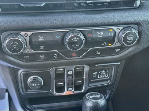 Used 2024 Jeep Wrangler Unlimited Sport AWD/4WD image 16