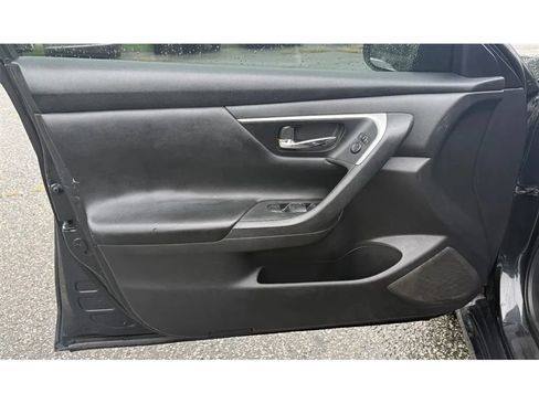 Used 2017 Nissan Altima 2.5 S FWD image 23