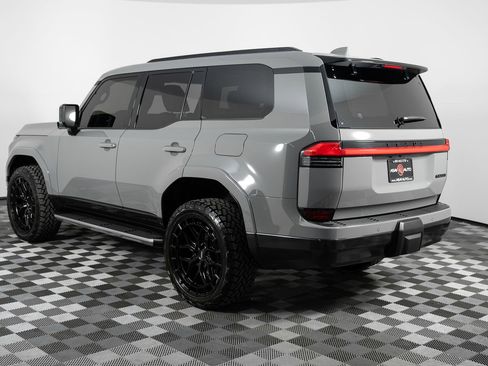 Used 2025 Lexus GX 550 image 4