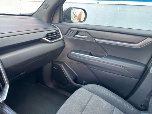 Used 2025 GMC Acadia Elevation FWD image 30