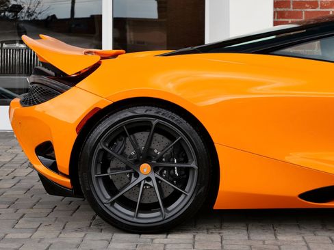 Used 2025 McLaren 750S RWD image 16