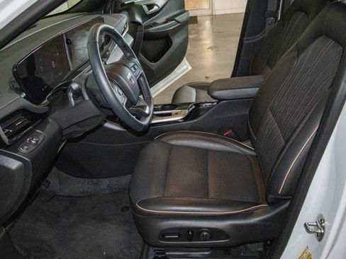 Used 2025 Buick Envista Avenir FWD image 7