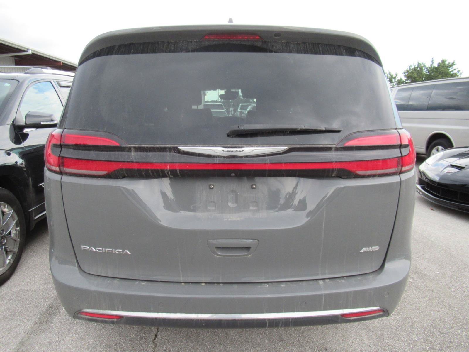 Used 2022 Chrysler Pacifica Touring-L AWD/4WD image 6