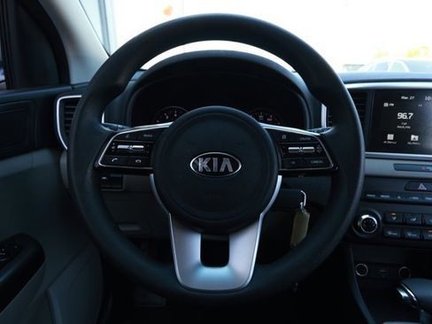 Used 2022 Kia Sportage LX image 11