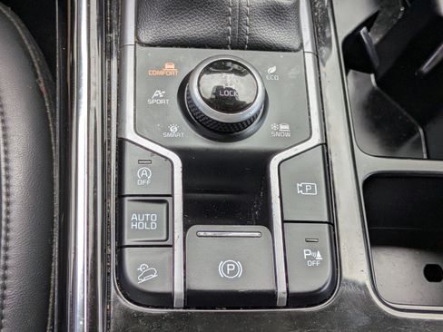 Used 2023 Kia Sorento SX AWD/4WD image 34