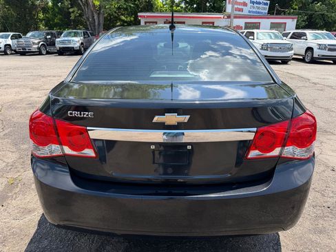 Used 2013 Chevrolet Cruze LS FWD image 6