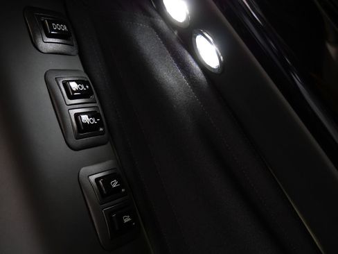 Used 2022 Rolls-Royce Phantom Extended Wheelbase w/ The Phantom Package RWD image 32
