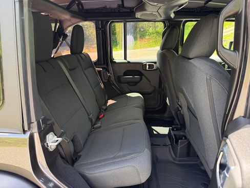 Used 2025 Jeep Wrangler Unlimited Sport image 20