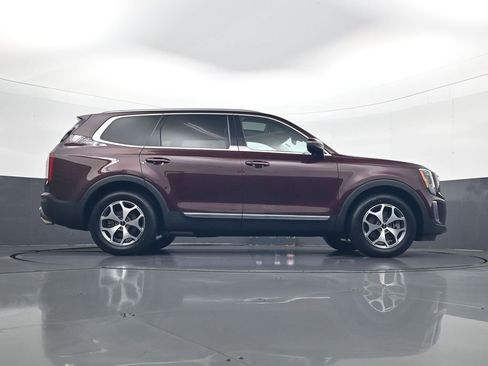 Used 2022 Kia Telluride EX FWD image 25