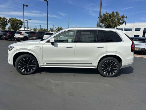 New 2026 Volvo XC90 T8 Ultra w/ Protection Package Premier image 4