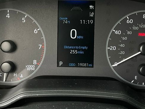 Used 2025 Toyota Corolla LE image 34