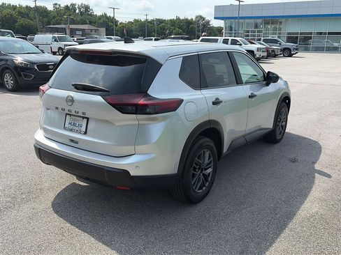 Used 2024 Nissan Rogue S FWD image 4