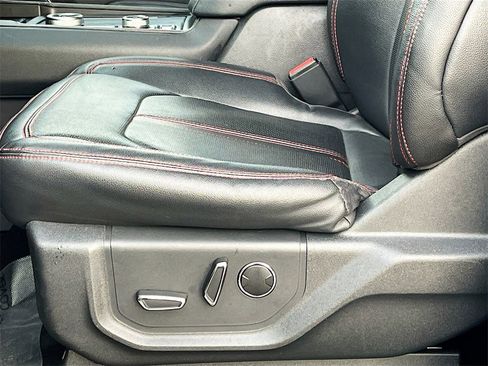 Used 2023 Ford Expedition Limited image 20