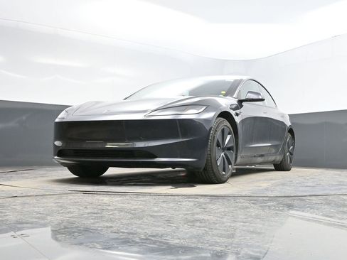Used 2025 Tesla Model 3 Long Range image 30