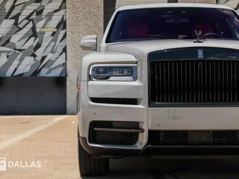 Used 2022 Rolls-Royce Cullinan Black Badge w/ Dark Exterior Package AWD/4WD image 4