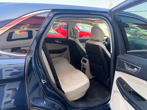Used 2017 Ford Edge Titanium w/ Equipment Group 302A AWD/4WD image 29