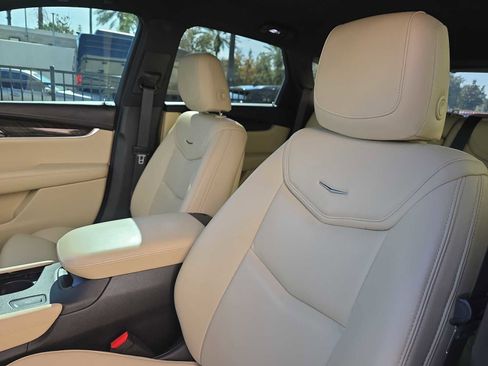 Used 2017 Cadillac XT5 FWD image 15