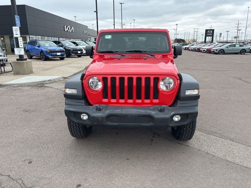 Used 2019 Jeep Wrangler Unlimited Sport S AWD/4WD image 2