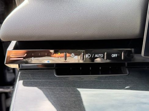 Certified 2025 BMW 530i xDrive 530i xDrive image 11