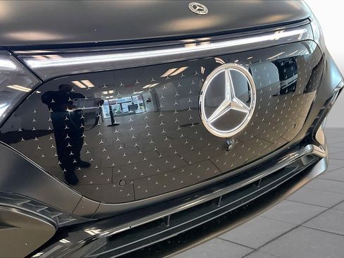 Used 2023 Mercedes-Benz EQS 580 4MATIC SUV image 28