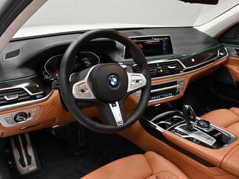 Used 2022 BMW M760i xDrive w/ Luxury Rear Seating Package image 5