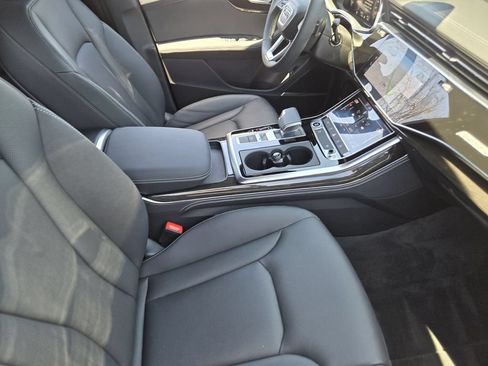 Certified 2025 Audi Q8 Premium Plus AWD/4WD image 17