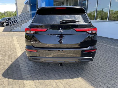 Used 2022 Mitsubishi Outlander ES FWD image 4