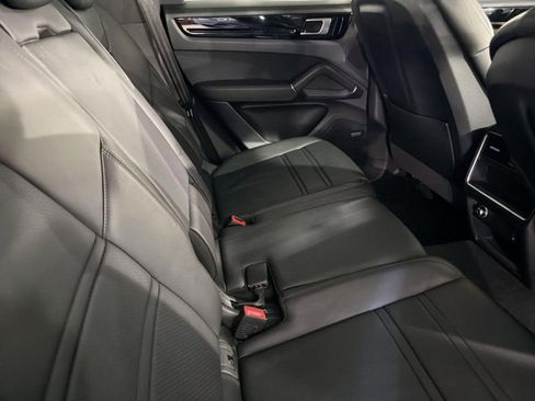 Used 2019 Porsche Cayenne AWD/4WD image 26