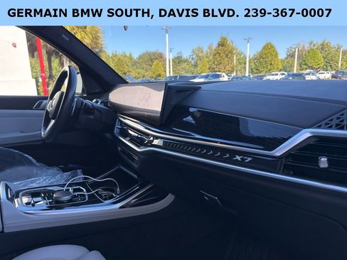 Certified 2024 BMW X7 xDrive40i w/ M Sport Package image 11