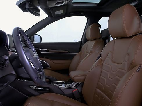 Used 2022 Kia Telluride SX w/ SX Prestige Package image 23