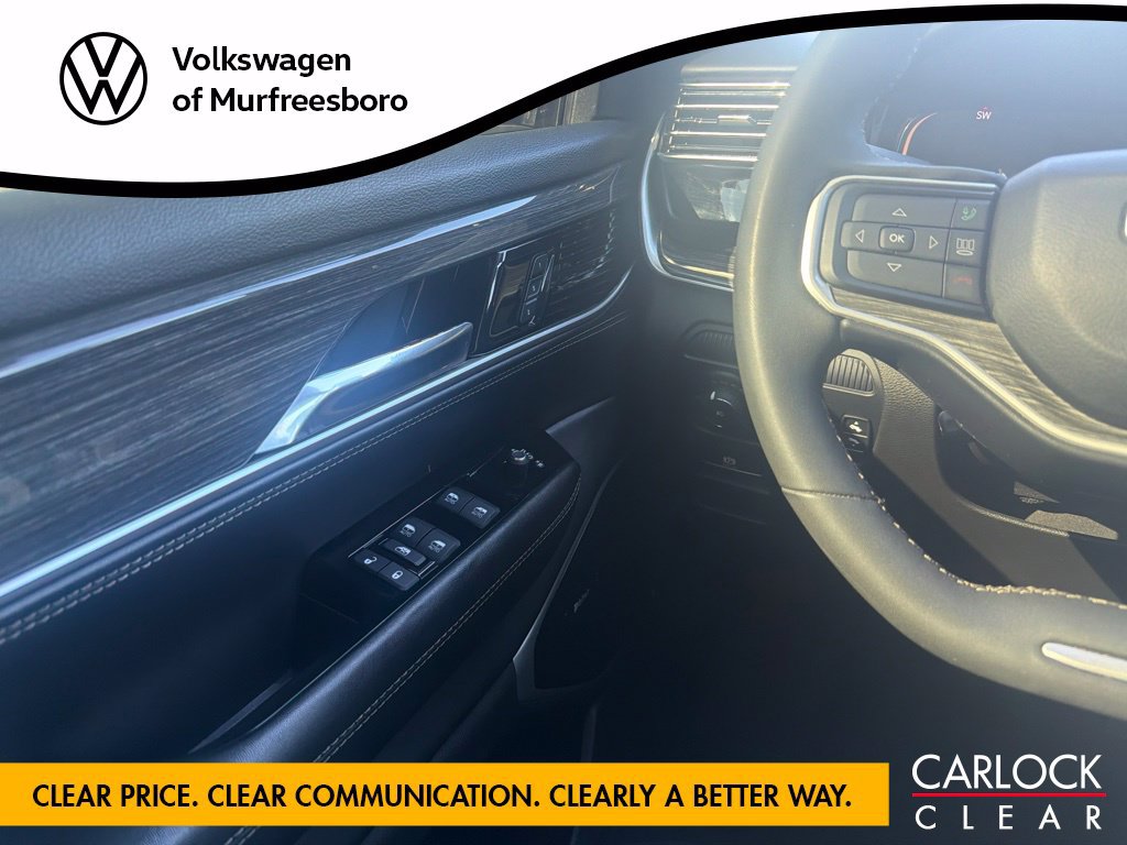 Used 2022 Jeep Wagoneer Series III w/ Premium Group I AWD/4WD image 18