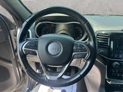 Used 2019 Jeep Grand Cherokee Altitude AWD/4WD image 27