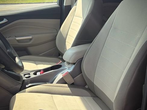 Used 2016 Ford Escape SE FWD image 19