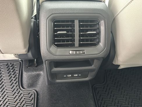 New 2026 Volkswagen Taos SE AWD/4WD image 16