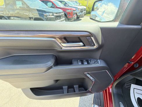 Used 2024 Chevrolet Silverado 1500 LT w/ Z71 Off-Road Package image 15