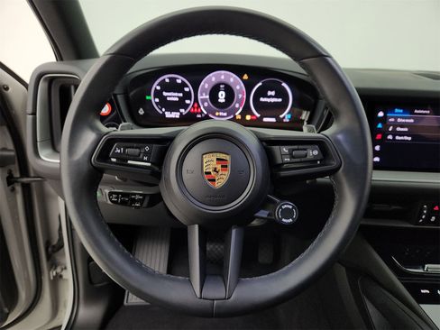 Used 2024 Porsche Cayenne image 11