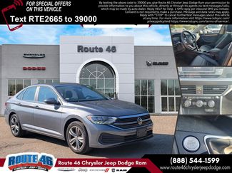 Used 2024 Volkswagen Jetta SE image 1