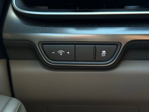 Certified 2025 Kia Carnival image 14